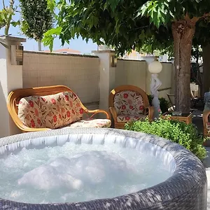  Hébergement de vacances Leones