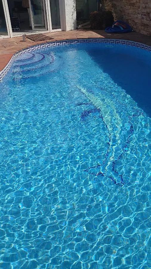 Villa Empuriabrava On Main Canal With 13 M Private Mooring, Private Pool, Air Con In All Rooms, Non-Smoking