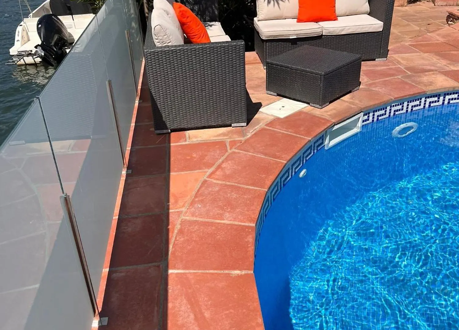 Villa Empuriabrava On Main Canal With 13 M Private Mooring, Private Pool, Air Con In All Rooms, Non-Smoking Espagne